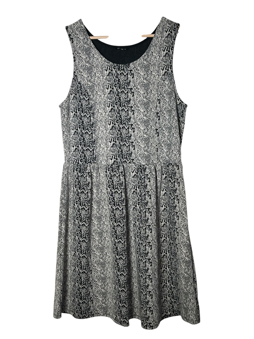 BB Dakota Black & White Snake-Print Fit and Flare Dress size 16 B92